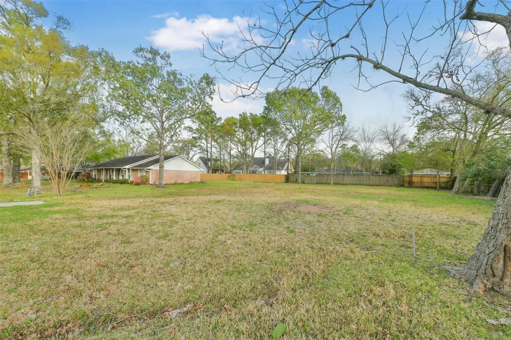 203 Shady Nook Lane Friendswood, TX 77546