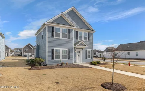 119 Iris Circle