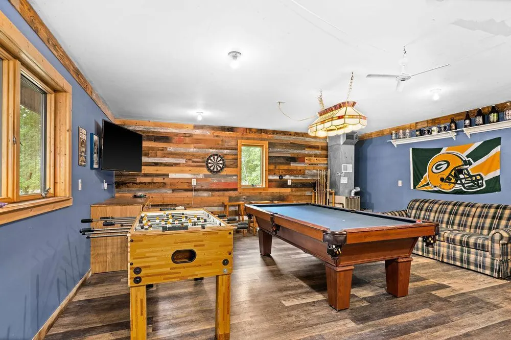 4822 E Tri Lakes Road Superior, WI 54880
