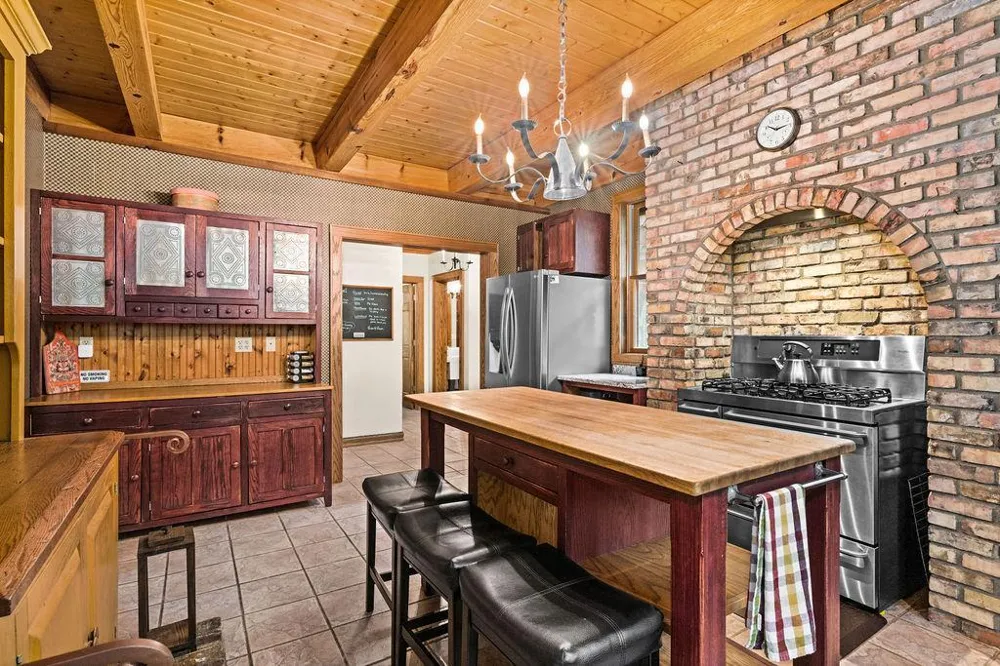 4822 E Tri Lakes Road Superior, WI 54880