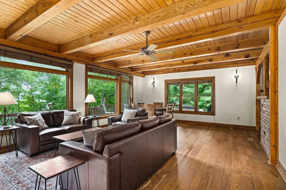 4822 E Tri Lakes Road Superior, WI 54880