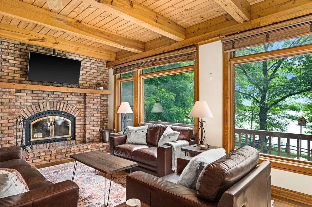 4822 E Tri Lakes Road Superior, WI 54880