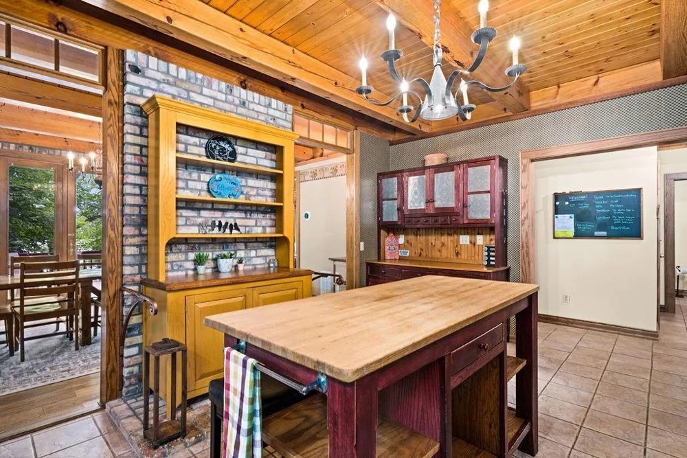 4822 E Tri Lakes Road Superior, WI 54880