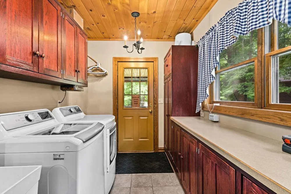 4822 E Tri Lakes Road Superior, WI 54880