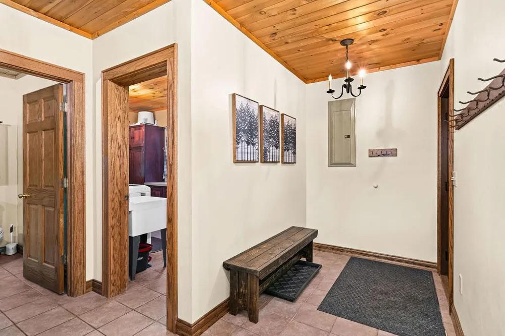 4822 E Tri Lakes Road Superior, WI 54880