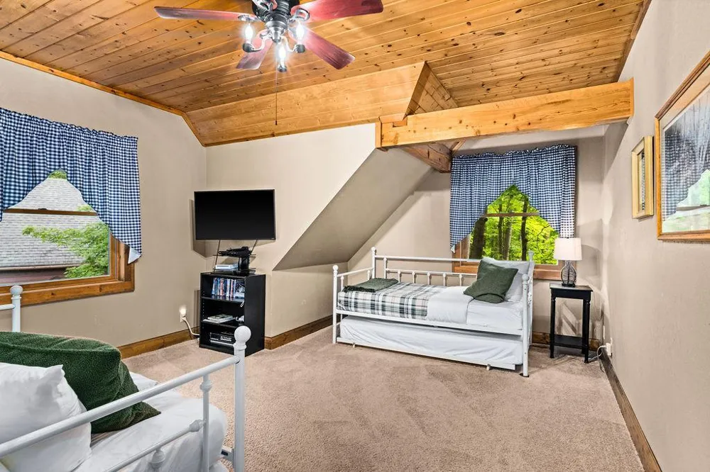 4822 E Tri Lakes Road Superior, WI 54880