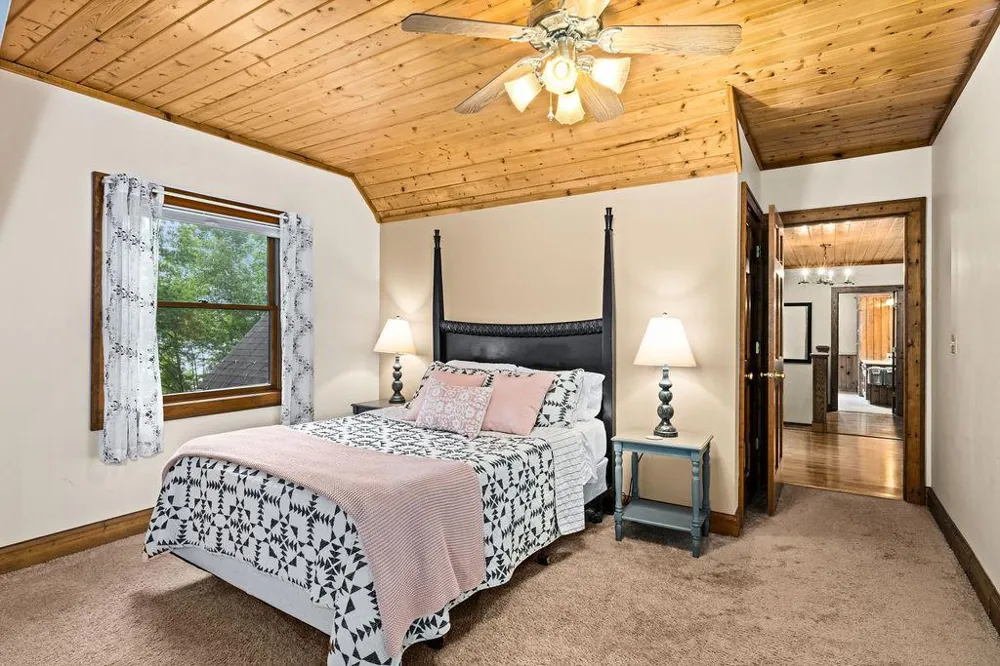 4822 E Tri Lakes Road Superior, WI 54880