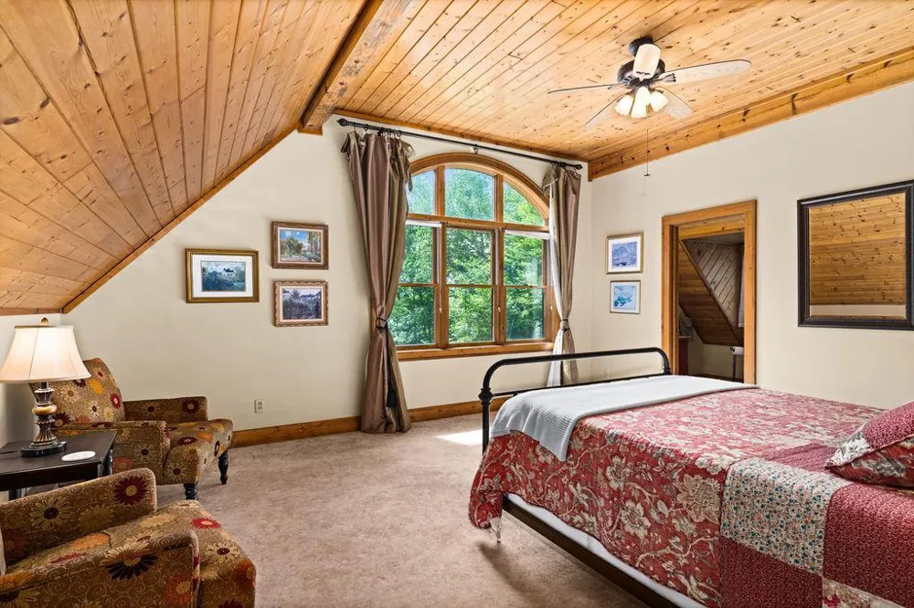 4822 E Tri Lakes Road Superior, WI 54880