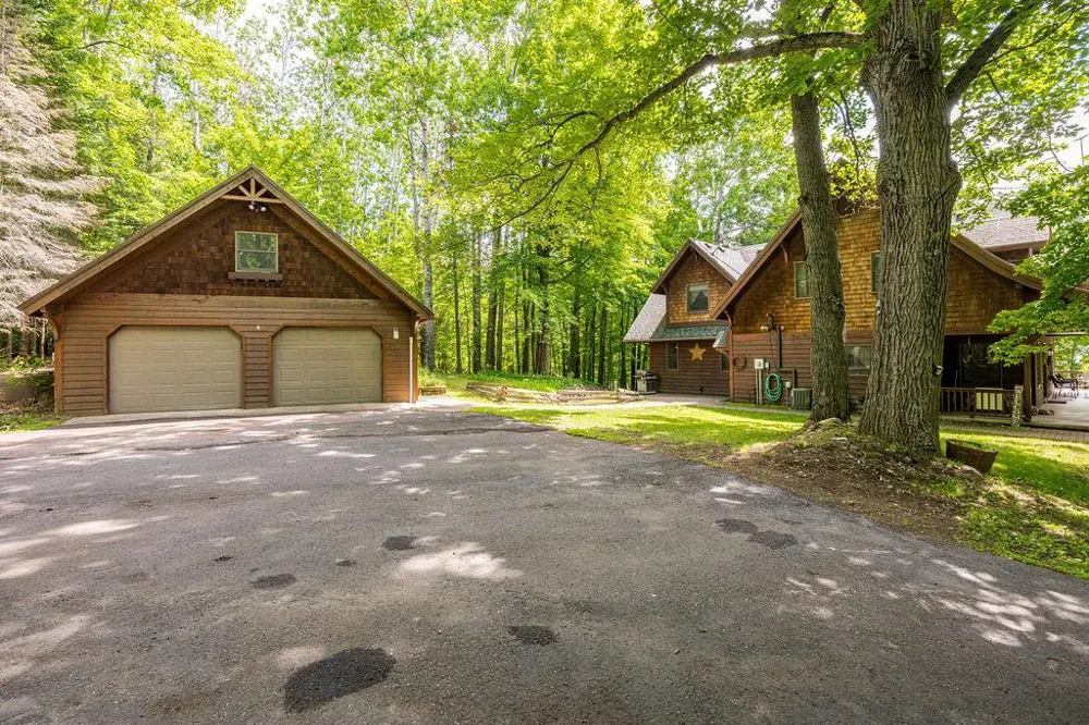 4822 E Tri Lakes Road Superior, WI 54880