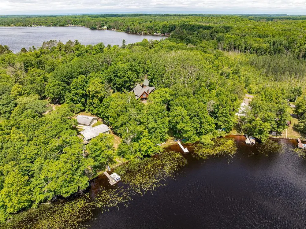 4822 E Tri Lakes Road Superior, WI 54880