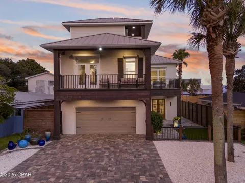407 Petrel Street