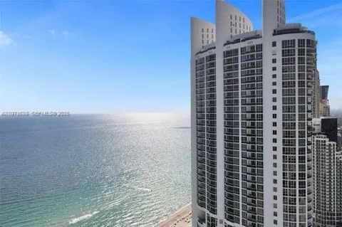 18201 Collins Ave #1202