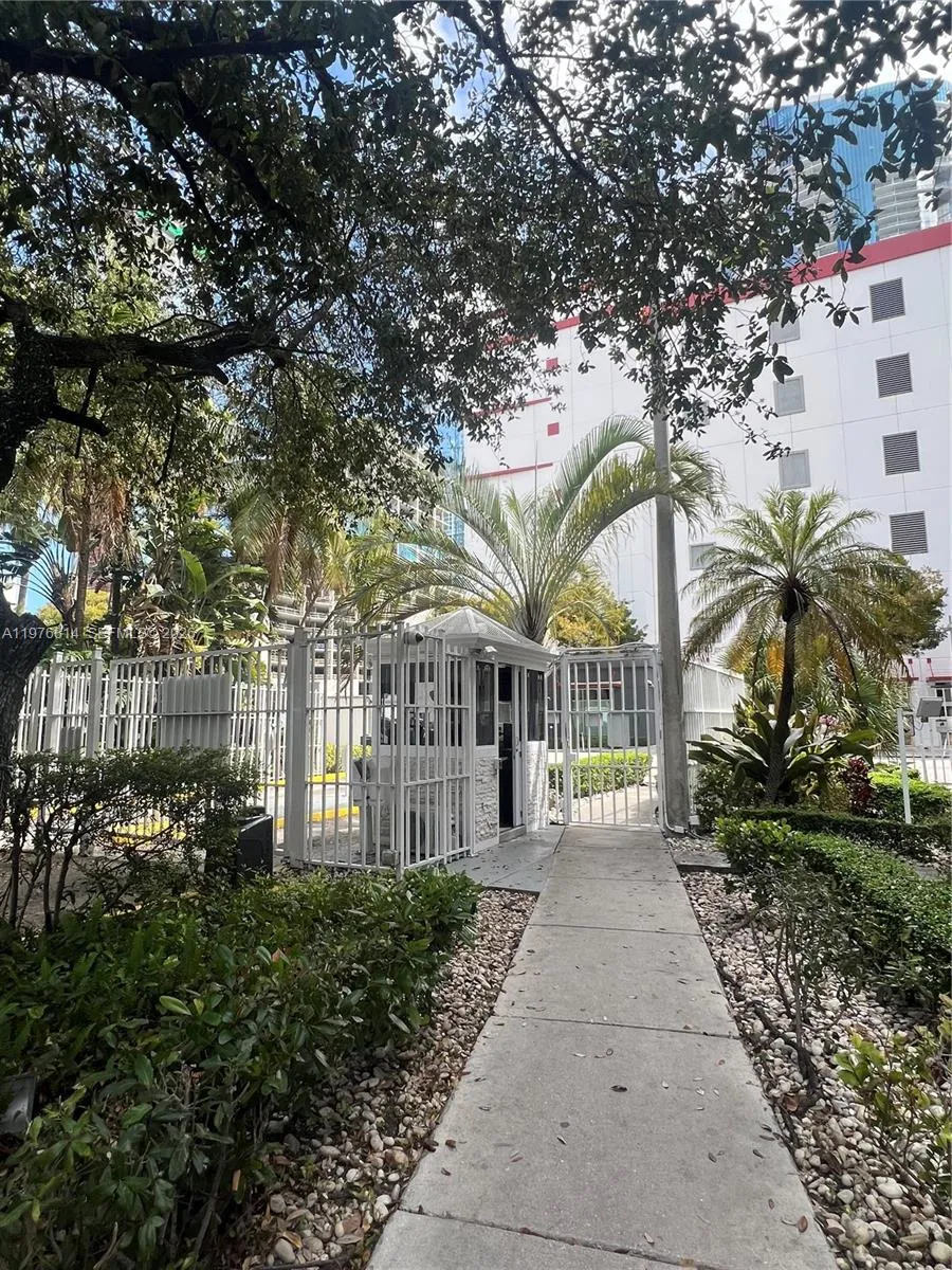 850 Miami Ave #W-1806 Miami, FL 33136