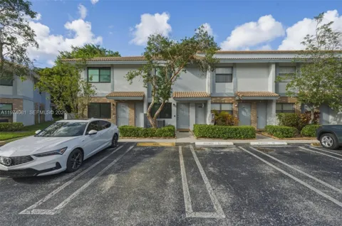 9853 Riverside Dr #8-24