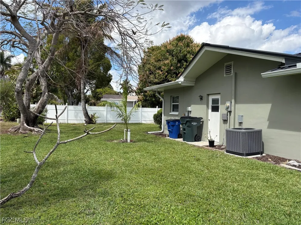Eichen Circle E Fort Myers, FL 33919