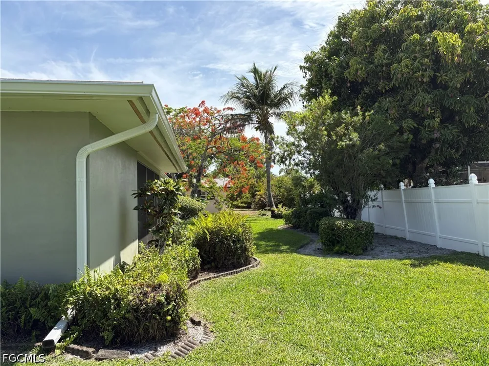 Eichen Circle E Fort Myers, FL 33919