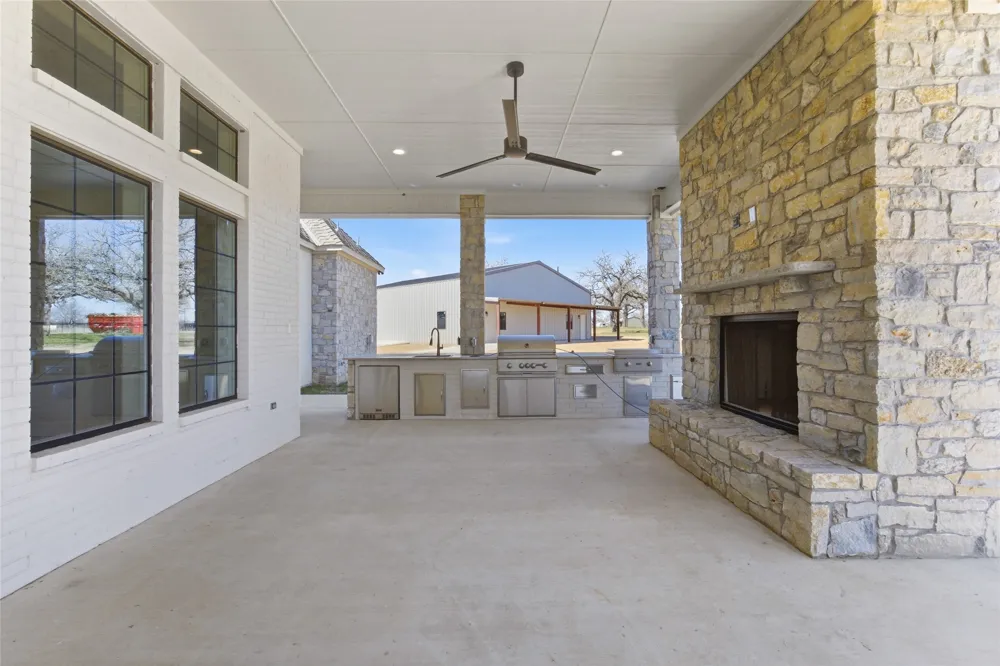 623 Lake Valley Road Sunset, TX 76270