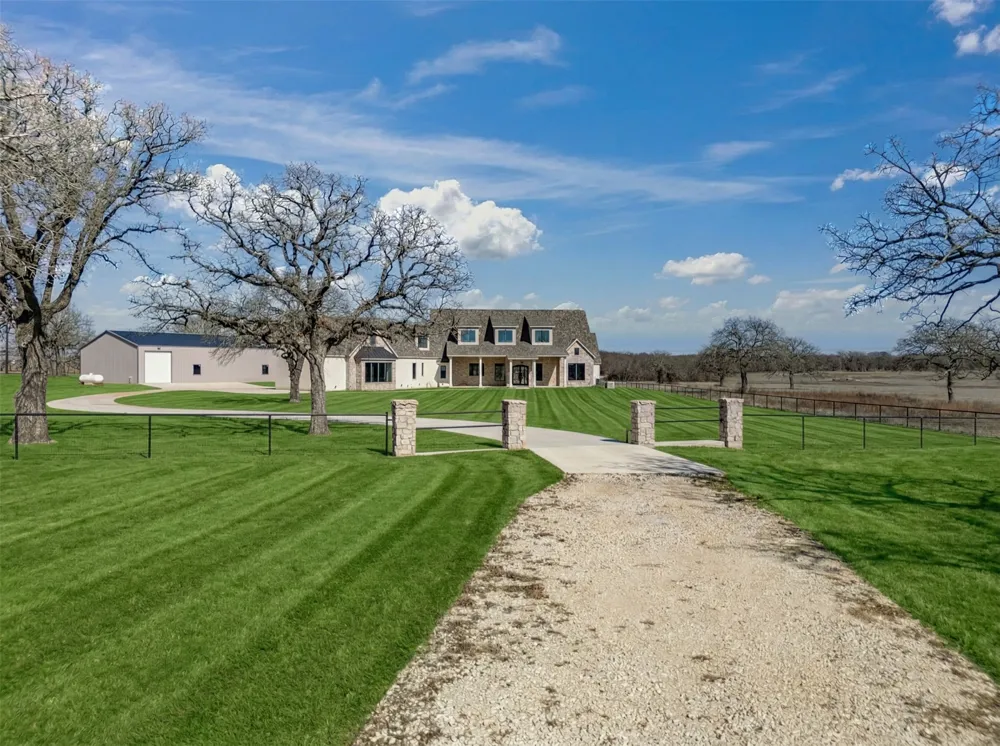 623 Lake Valley Road Sunset, TX 76270