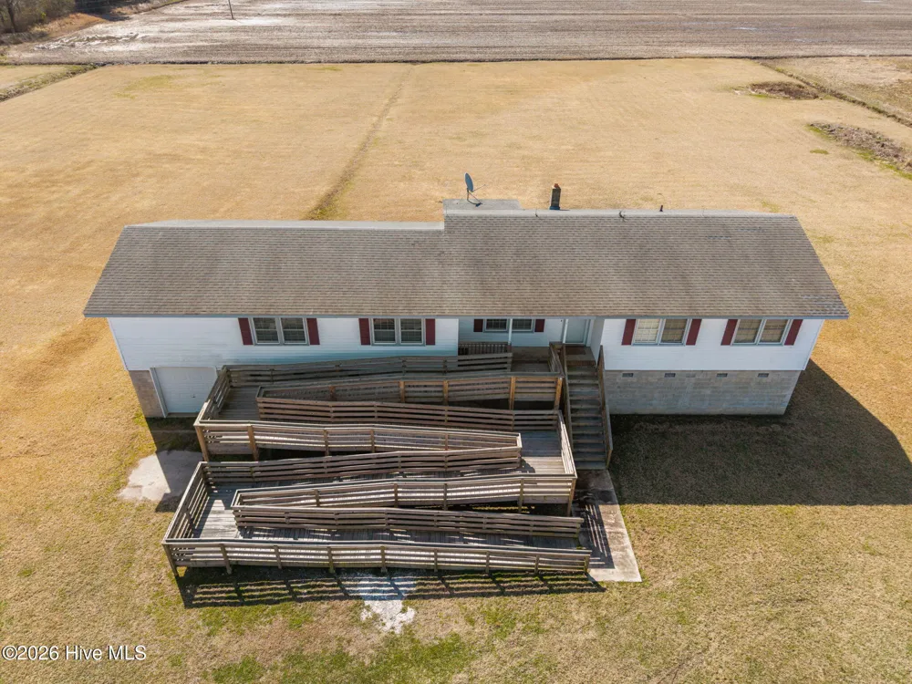 2575 White Plains Road Engelhard, NC 27824