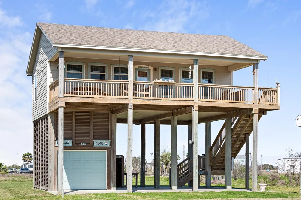 1515 Galveston Avenue Port Bolivar, TX 77650