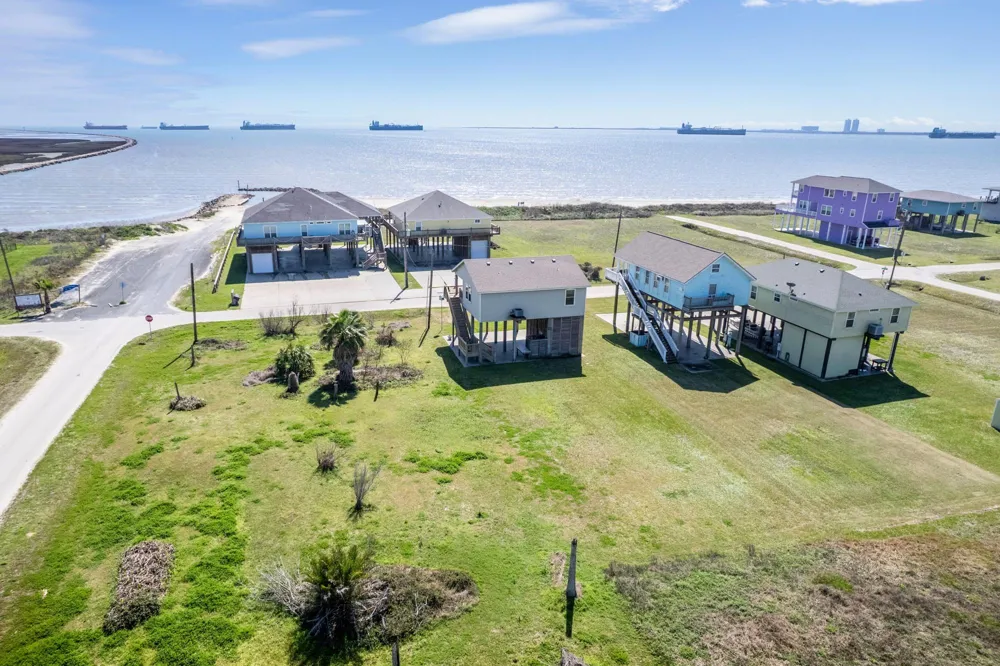 1515 Galveston Avenue Port Bolivar, TX 77650
