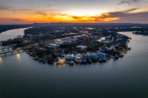 140 Riverbend