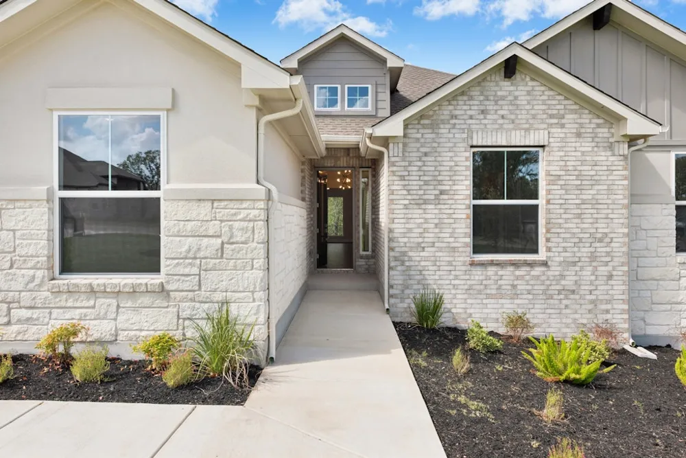 109 Booted Eagle Claw Cove Cedar Creek, TX 78612