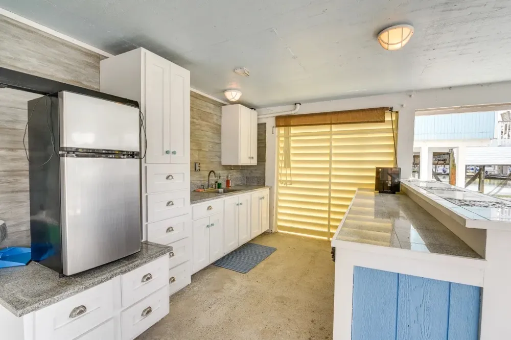 16525 Jamaica Cove Road Jamaica Beach, TX 77554