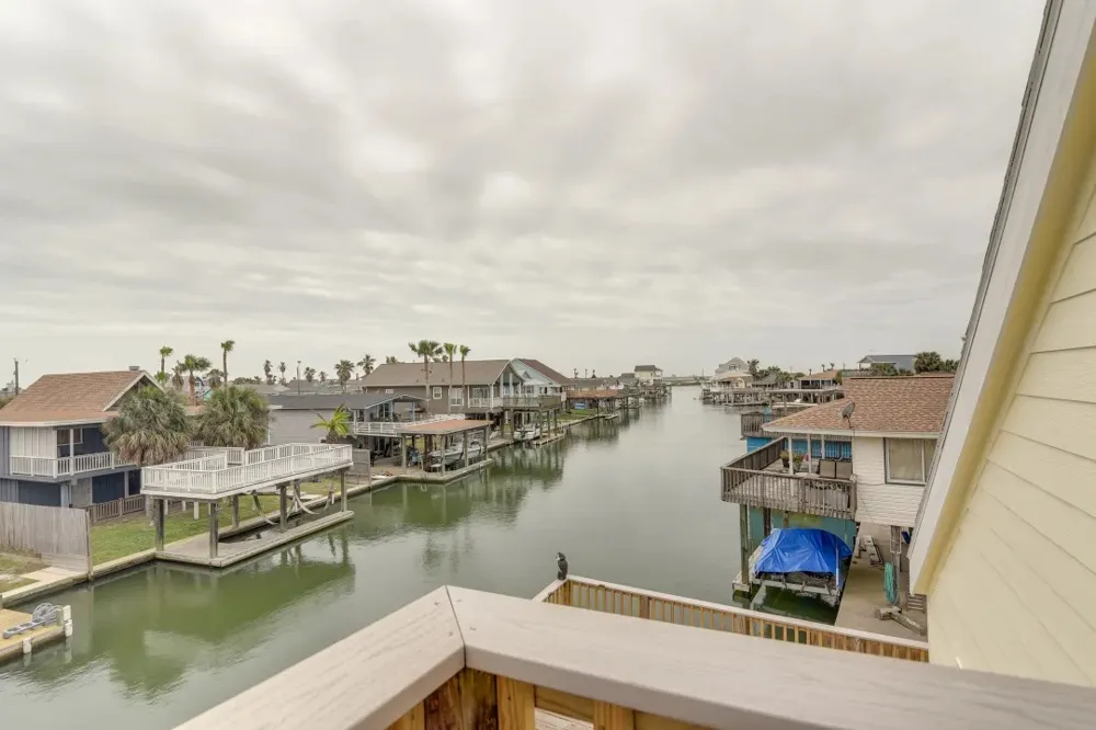 16525 Jamaica Cove Road Jamaica Beach, TX 77554