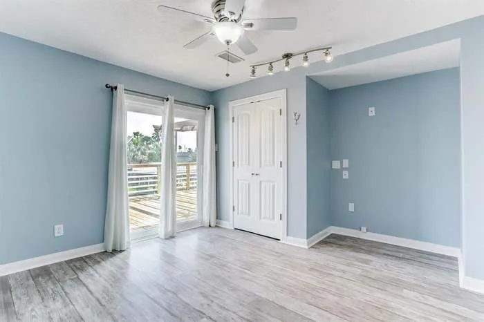 16525 Jamaica Cove Road Jamaica Beach, TX 77554