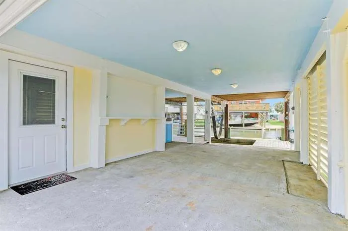 16525 Jamaica Cove Road Jamaica Beach, TX 77554