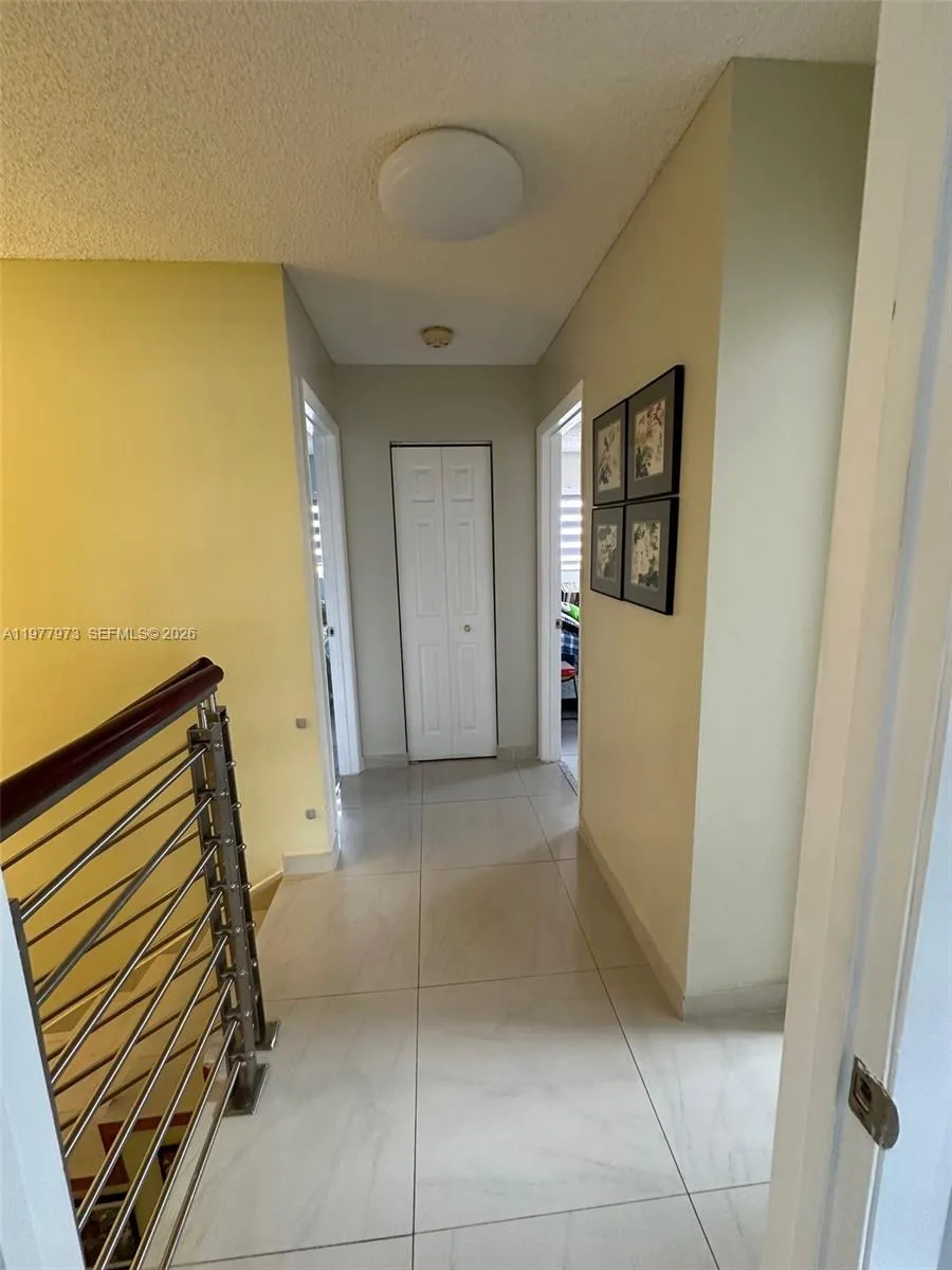 2385 W 69th St #2385-A Hialeah, FL 33016