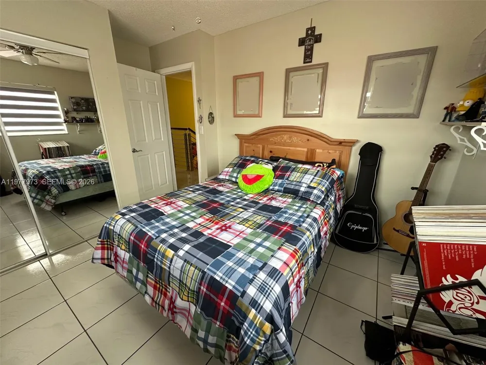2385 W 69th St #2385-A Hialeah, FL 33016