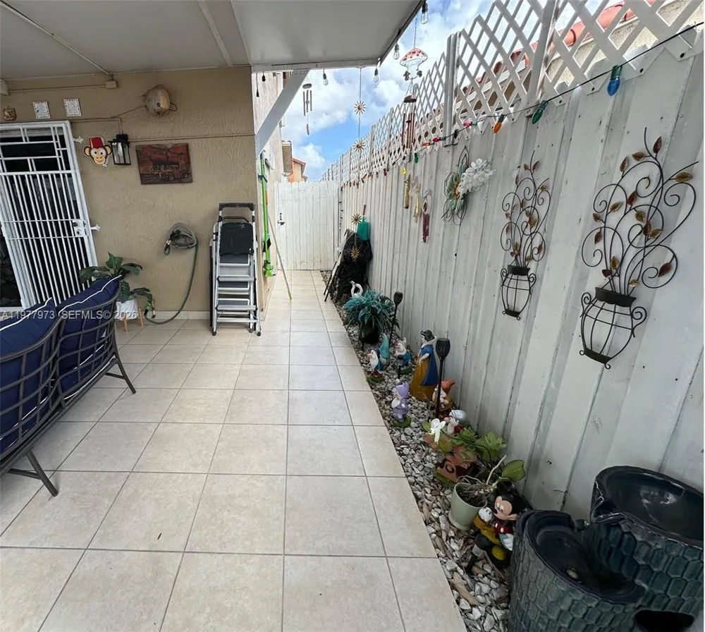 2385 W 69th St #2385-A Hialeah, FL 33016