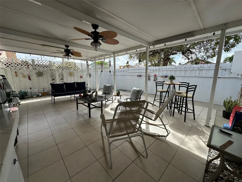 2385 W 69th St #2385-A Hialeah, FL 33016