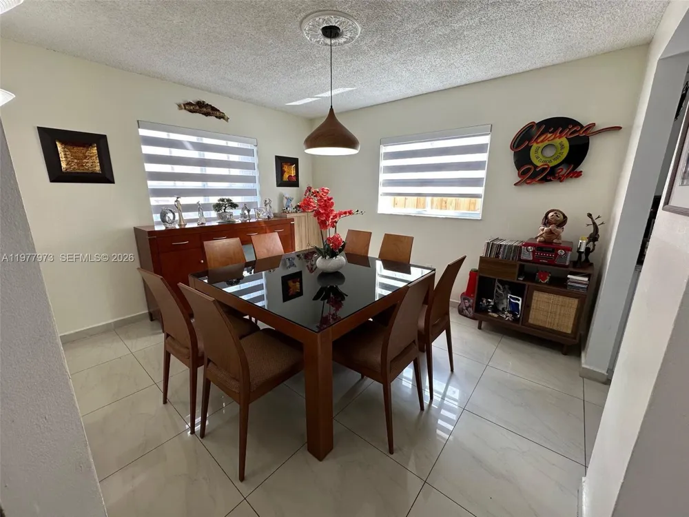 2385 W 69th St #2385-A Hialeah, FL 33016