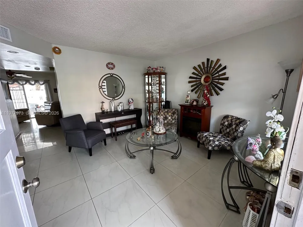 2385 W 69th St #2385-A Hialeah, FL 33016