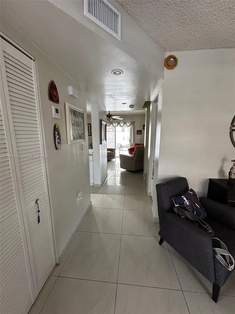 2385 W 69th St #2385-A Hialeah, FL 33016