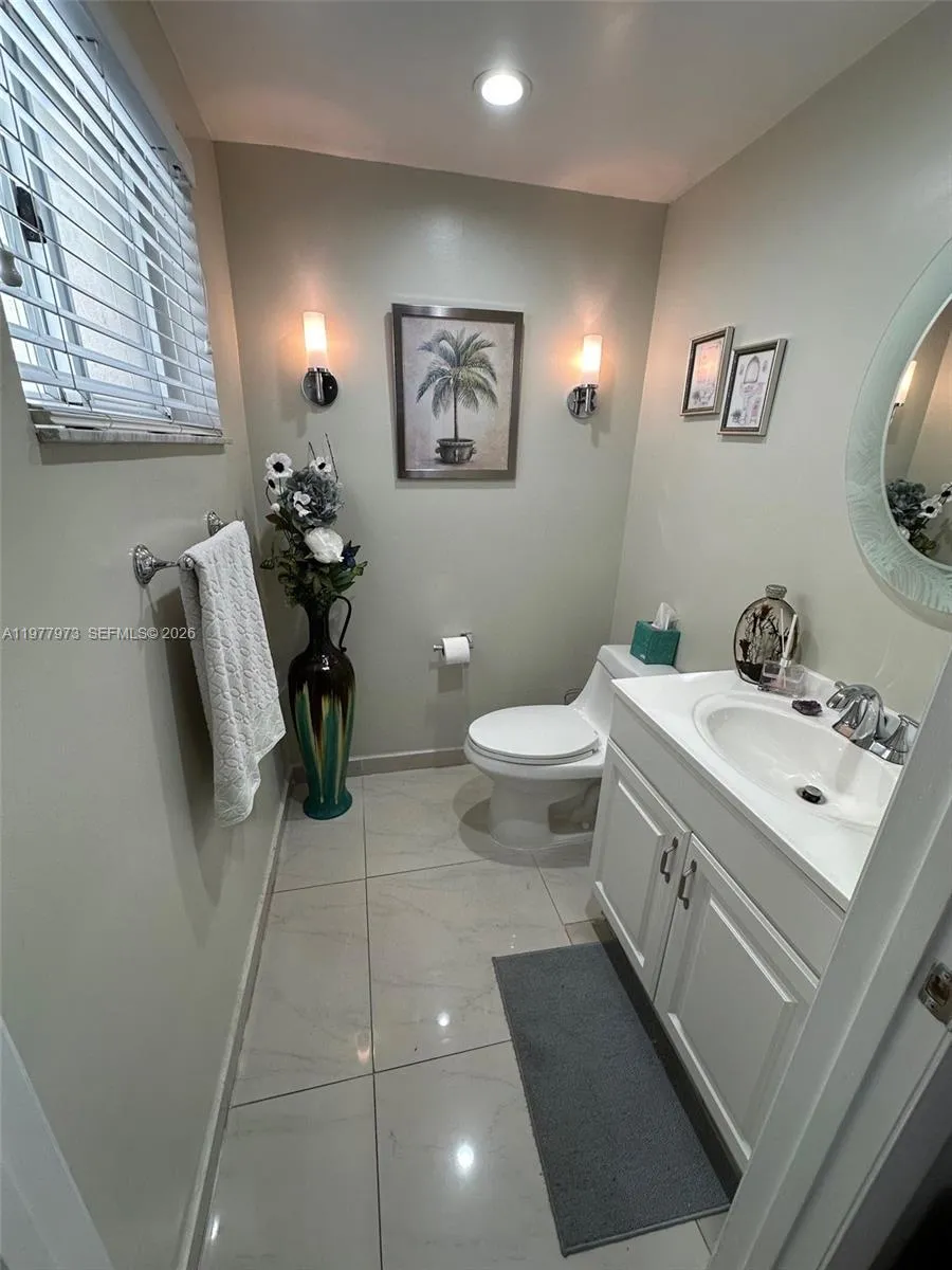 2385 W 69th St #2385-A Hialeah, FL 33016