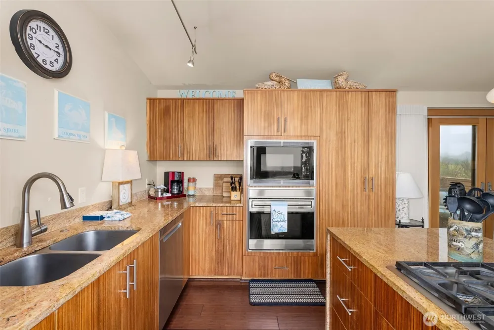 1603 Sea Grass Lane Westport, WA 98595