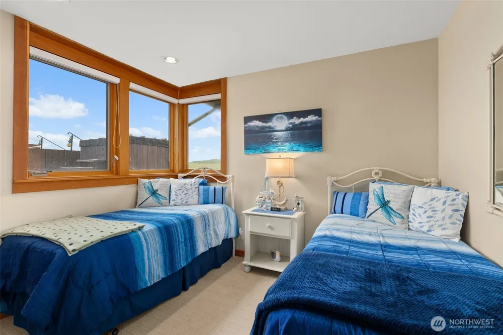 1603 Sea Grass Lane Westport, WA 98595