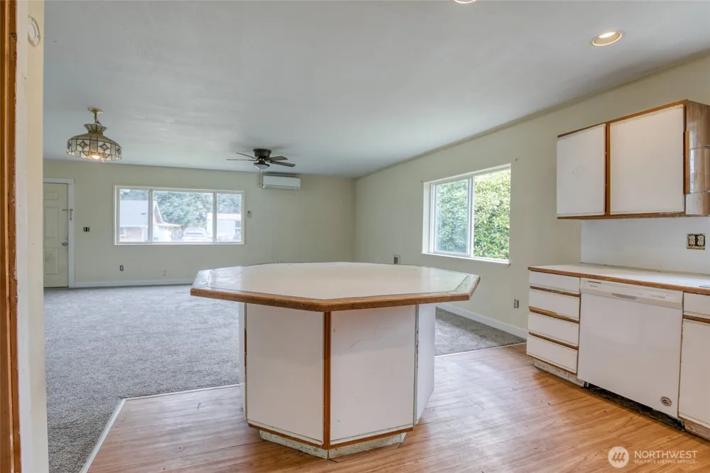102 Elma Street Copalis Beach, WA 98535