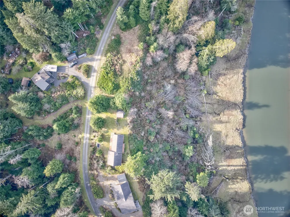 26 Lynn Point Lane South Bend, WA 98586