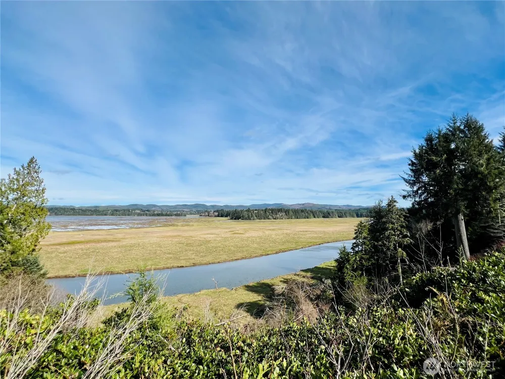 26 Lynn Point Lane South Bend, WA 98586