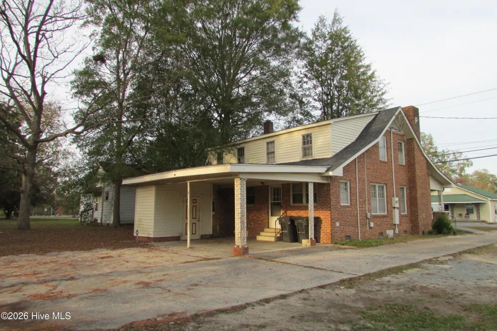 803 Mc Koy Street Clinton, NC 28328