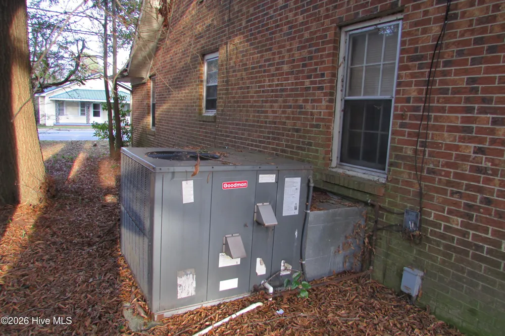 803 Mc Koy Street Clinton, NC 28328