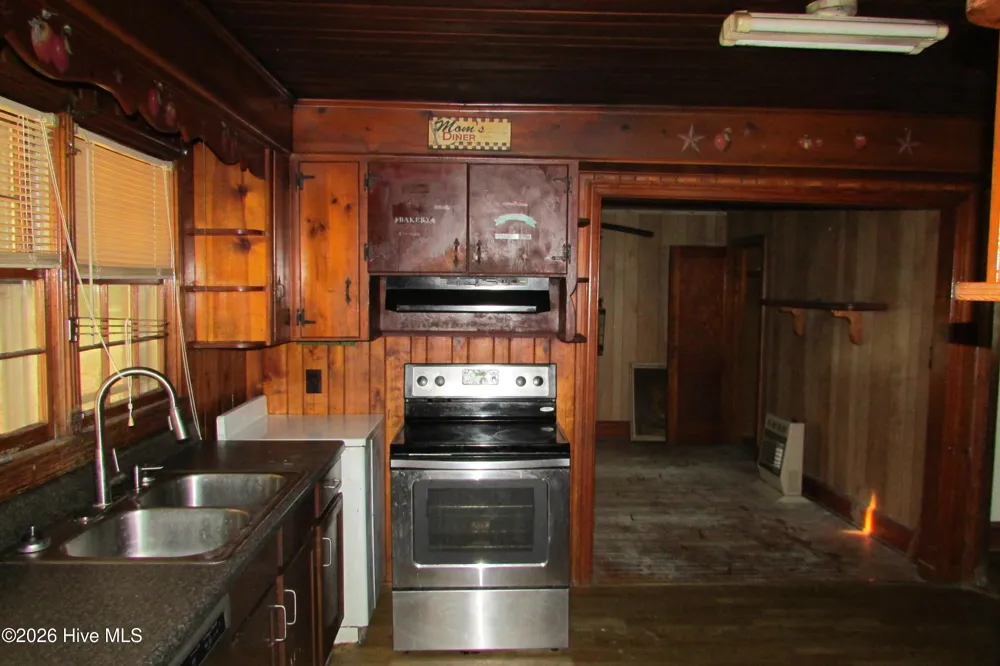 803 Mc Koy Street Clinton, NC 28328