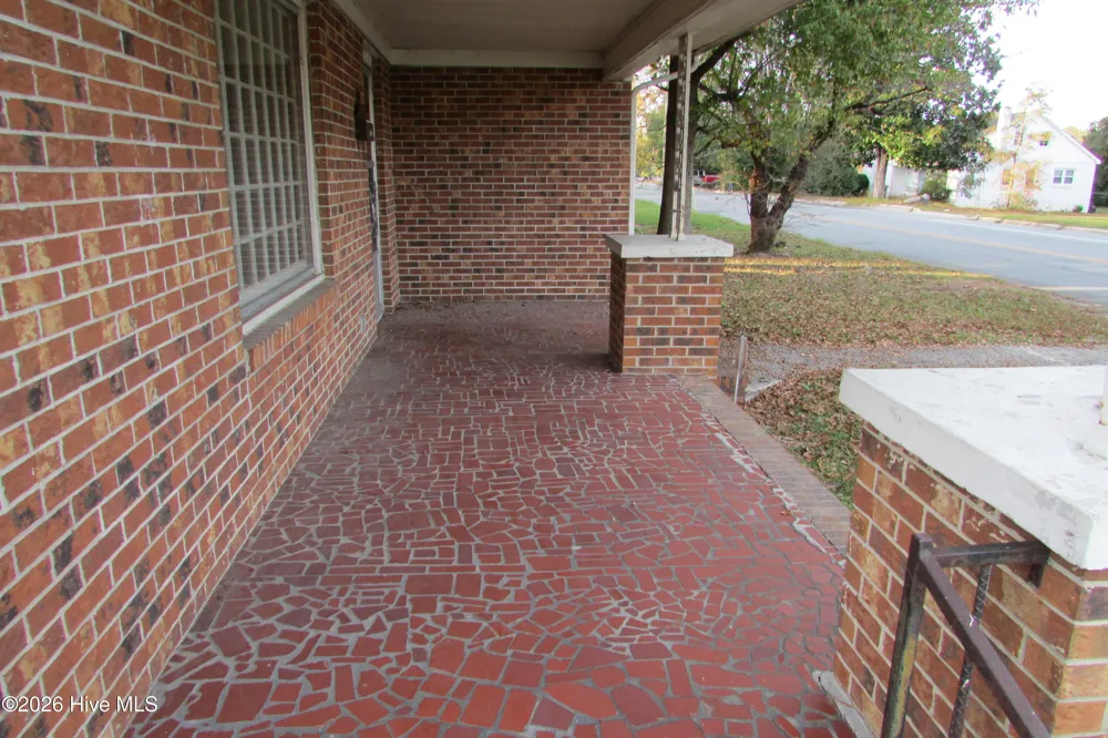 803 Mc Koy Street Clinton, NC 28328