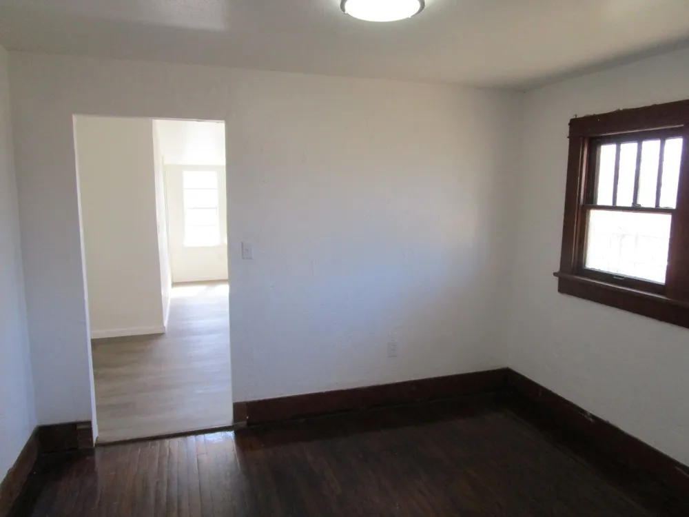 106 E Magnolia Avenue Electra, TX 76360