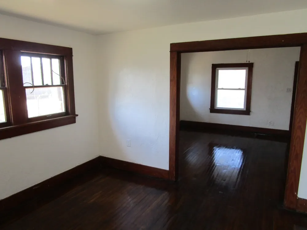 106 E Magnolia Avenue Electra, TX 76360